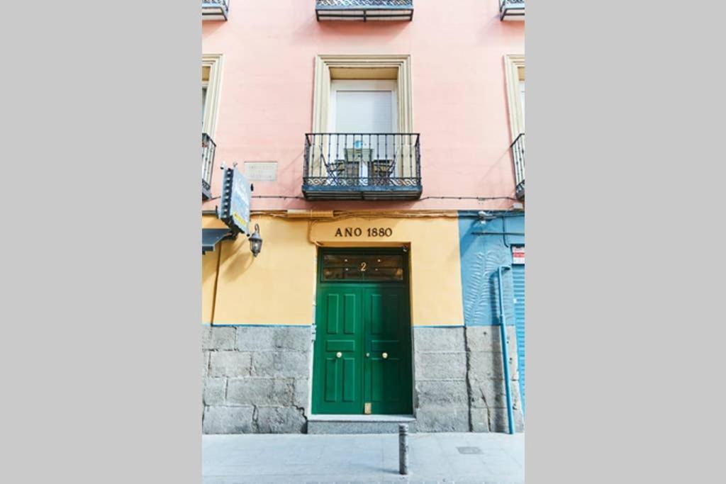 Original Y Coqueto Apartamento Junto A Plaza Mayor Lejlighed Madrid Eksteriør billede